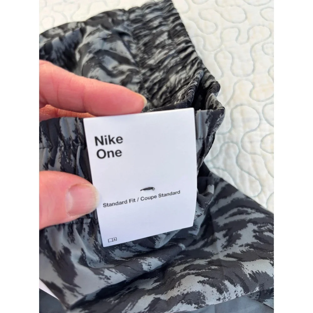 Nike One Dri-FIT Kids Size Medium Training‎ Shorts Grey Black Abstract